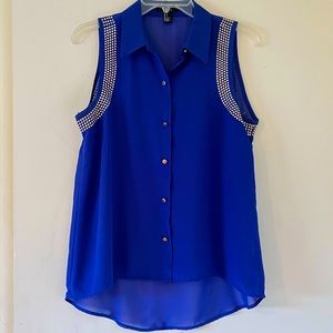 💙 Forever 21 sleeveless button up blouse
